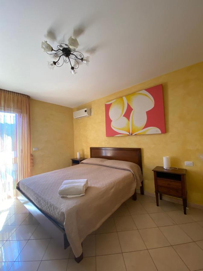 Bed and Breakfast L'Attico Piazza Sant'Oronzo Лечче Екстер'єр фото
