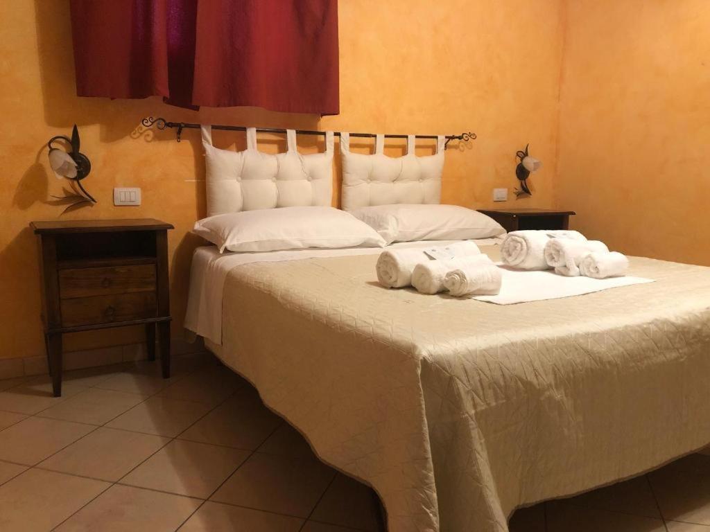 Bed and Breakfast L'Attico Piazza Sant'Oronzo Лечче Екстер'єр фото