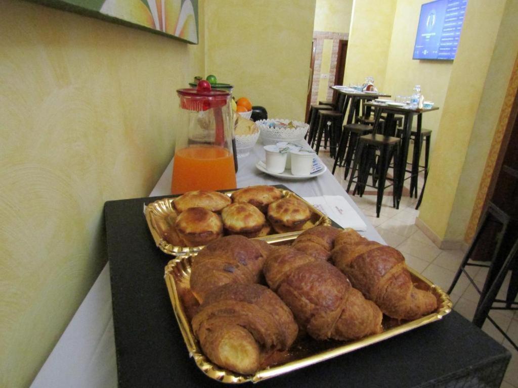 Bed and Breakfast L'Attico Piazza Sant'Oronzo Лечче Екстер'єр фото